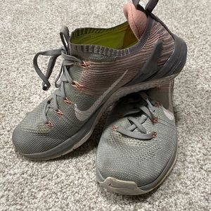 Size 9 Nike metcons